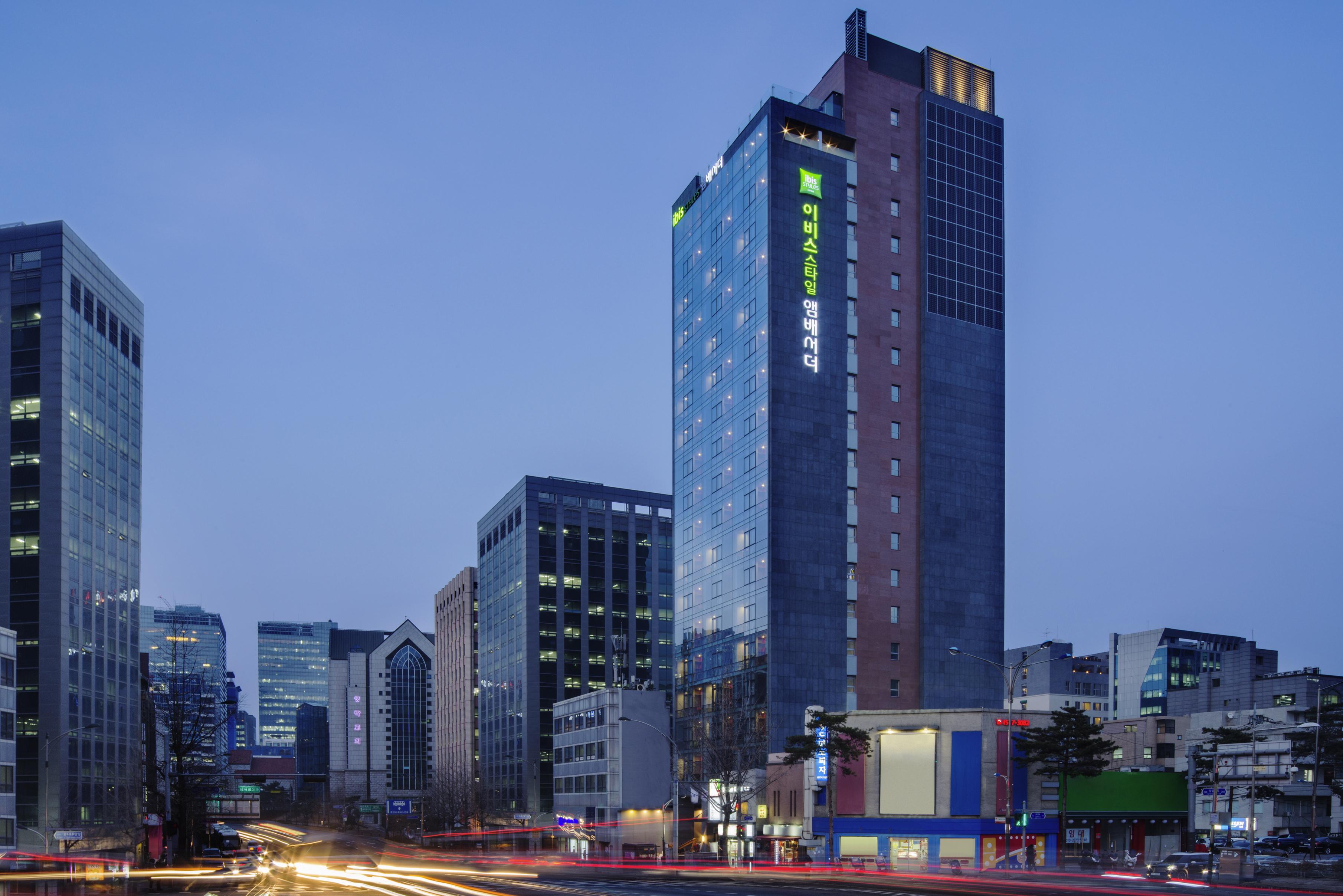 Ibis Styles Ambassador Seoul Myeong-Dong Hotel Екстериор снимка