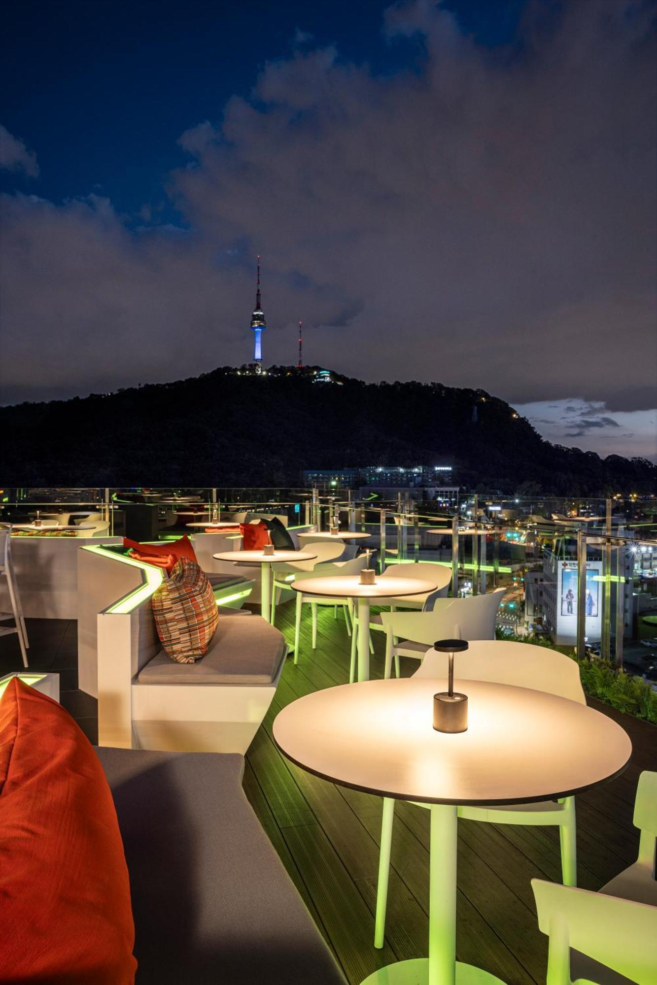 Ibis Styles Ambassador Seoul Myeong-Dong Hotel Екстериор снимка