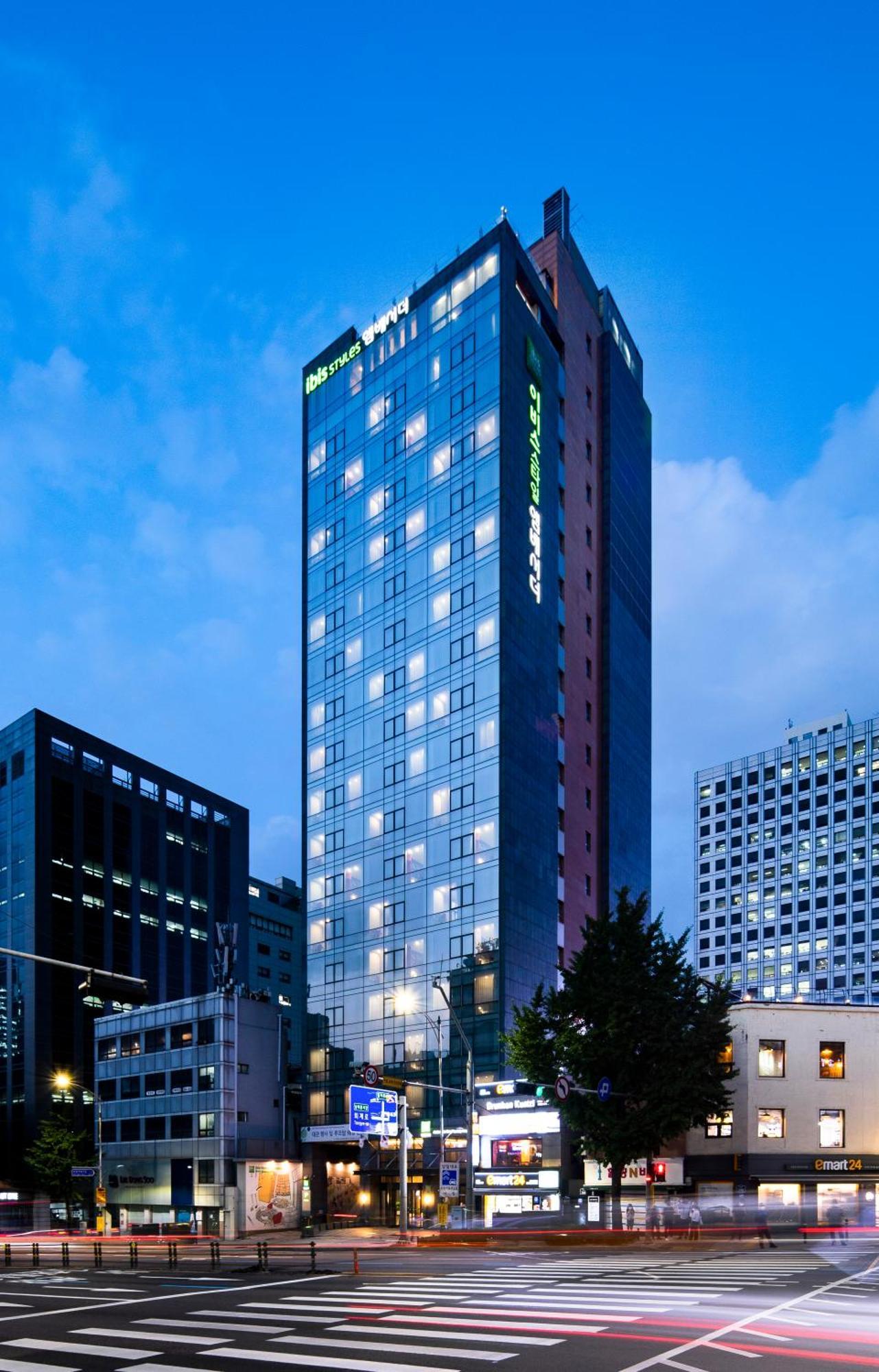 Ibis Styles Ambassador Seoul Myeong-Dong Hotel Екстериор снимка