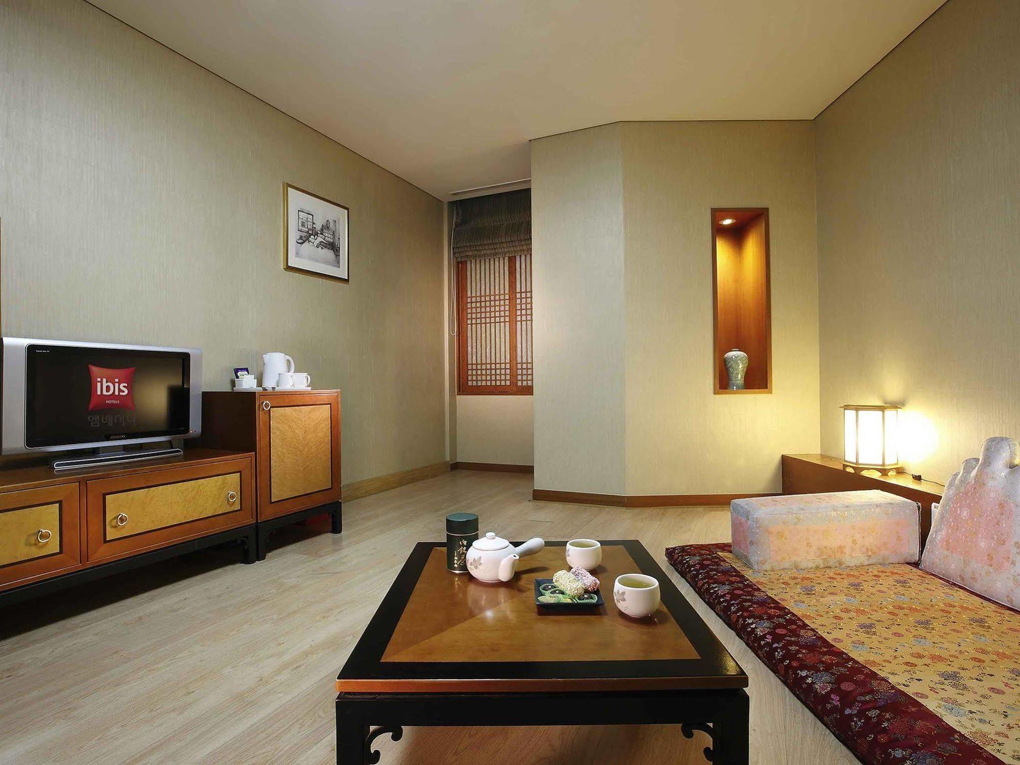 Ibis Styles Ambassador Seoul Myeong-Dong Hotel Екстериор снимка
